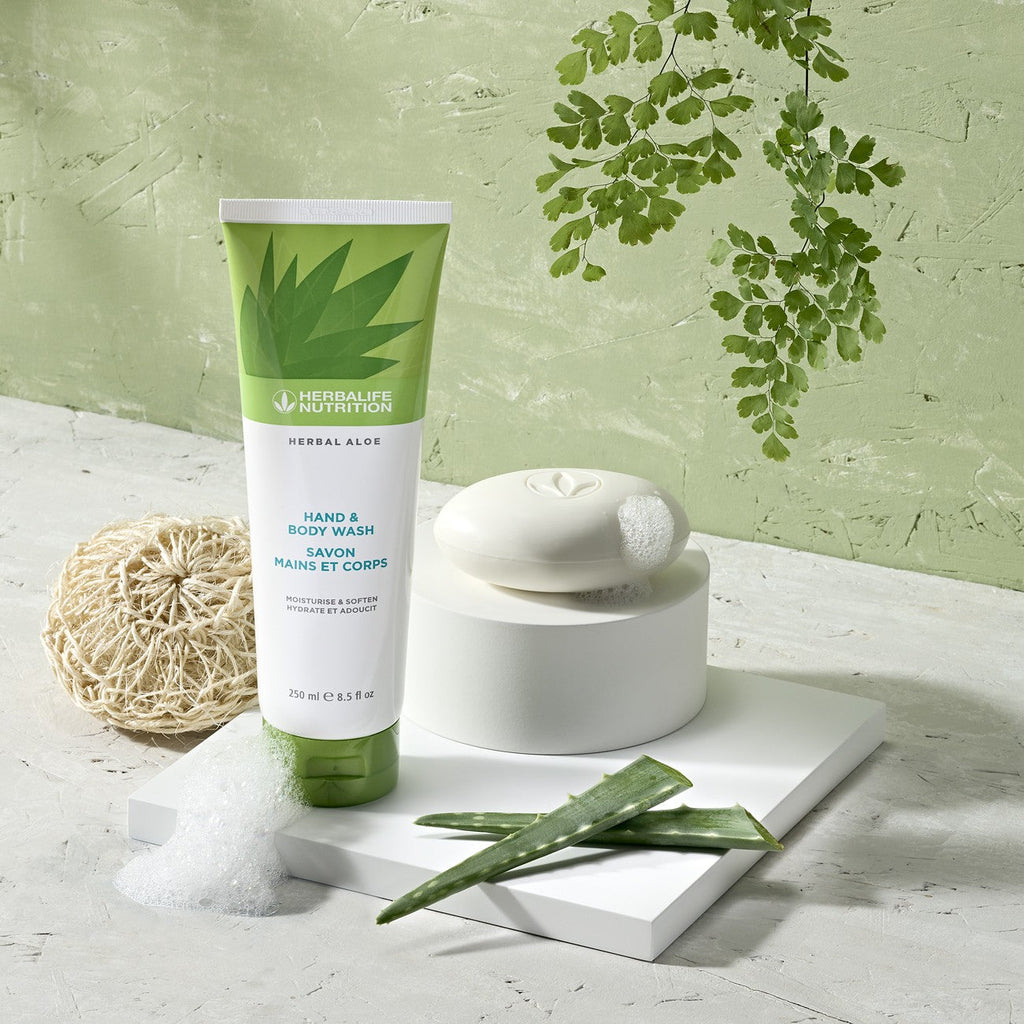 ​​Herbal Aloe Gel de curăţare pentru mâini şi corp​
